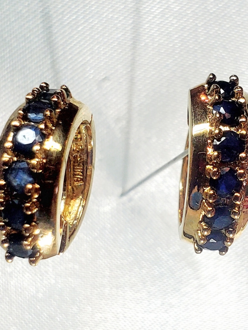 Ross Vintage 18k Gold Vermeil 925 Sterling Silver Sapphire Huggie Hoops — image 2 of 7